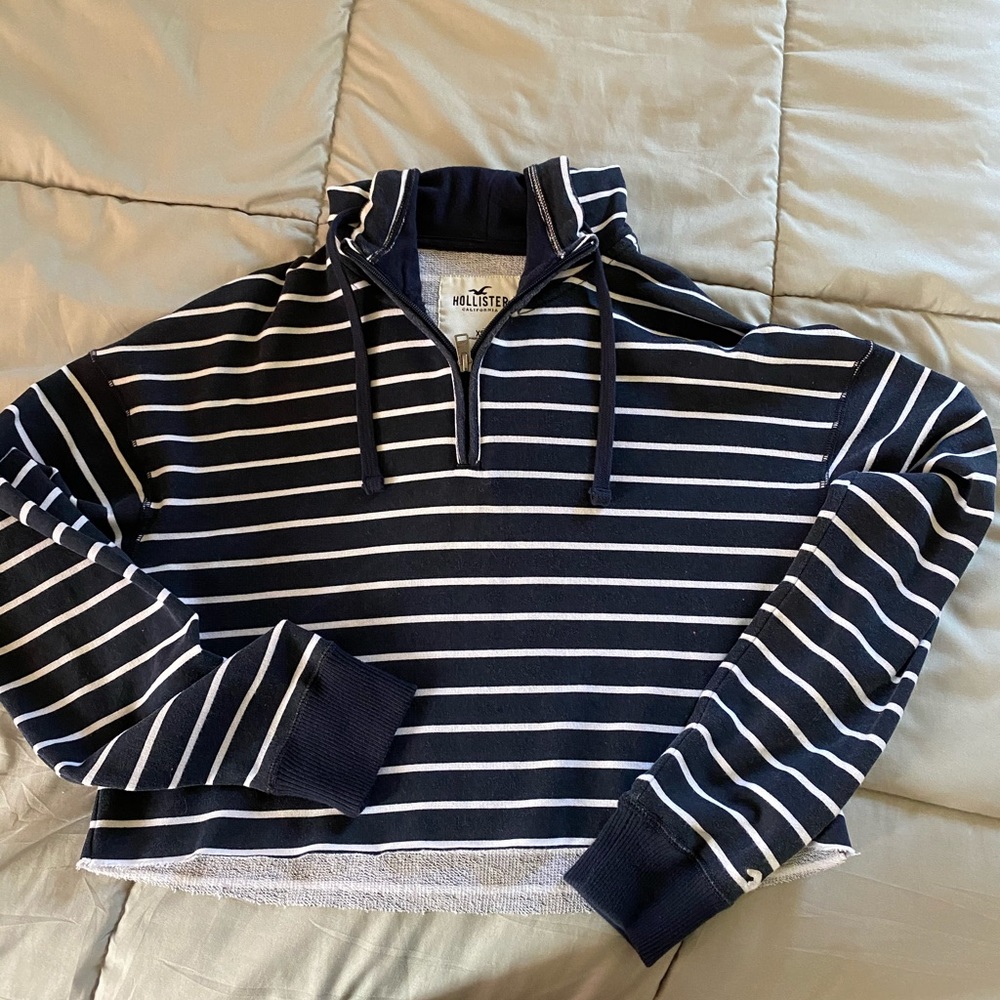 Hollister Cropped Hoodie